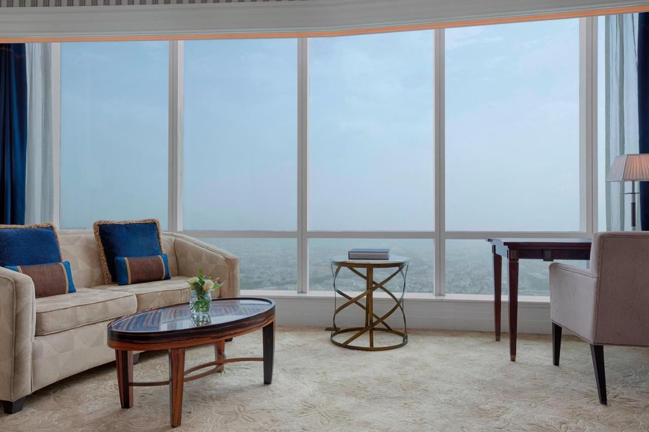 Junior Suite 1 Bedroom Suite, 1 King, City view,1553705725:JPEG