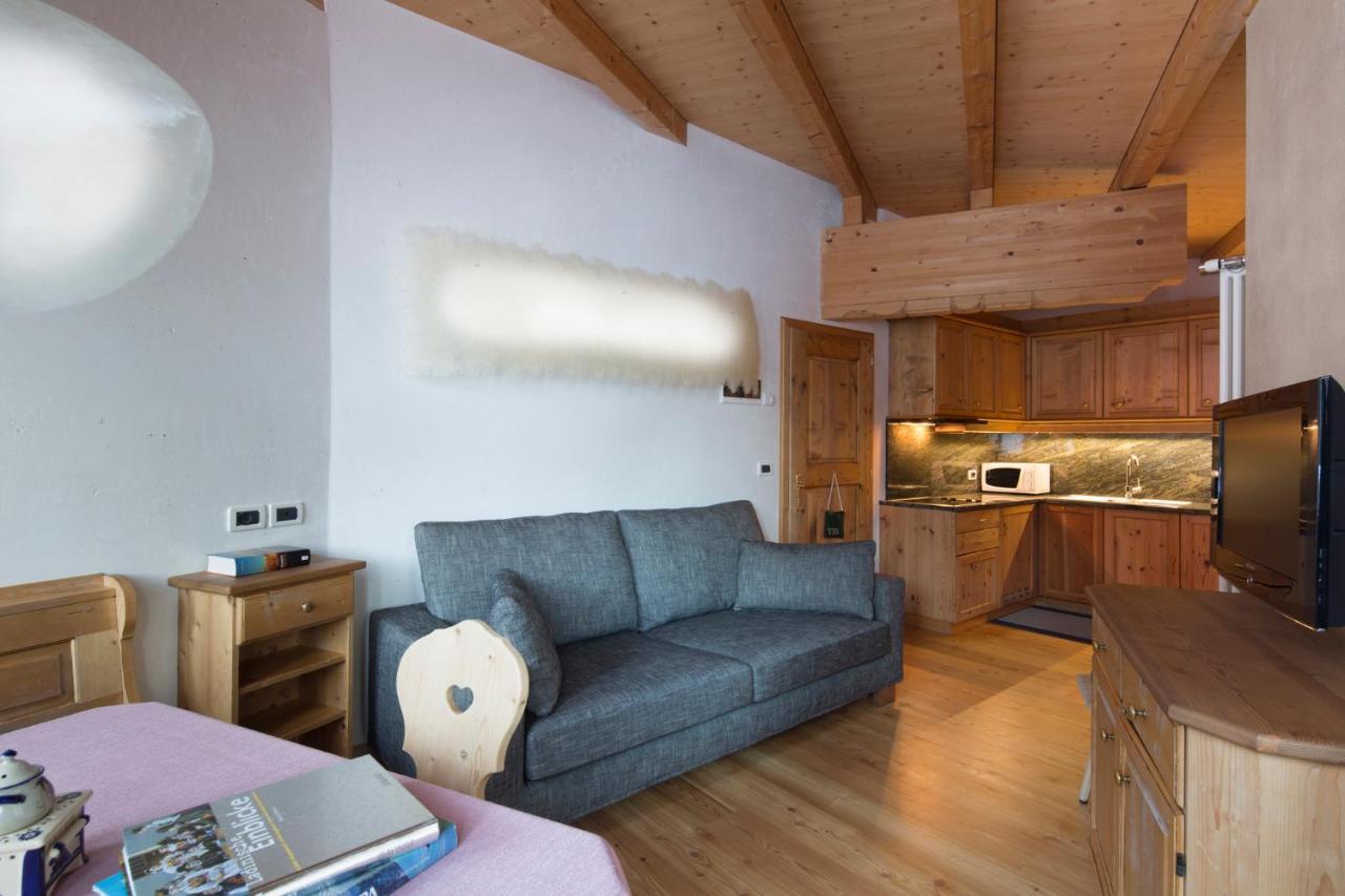 Two-Bedroom Apartment,1352124997:JPEG
