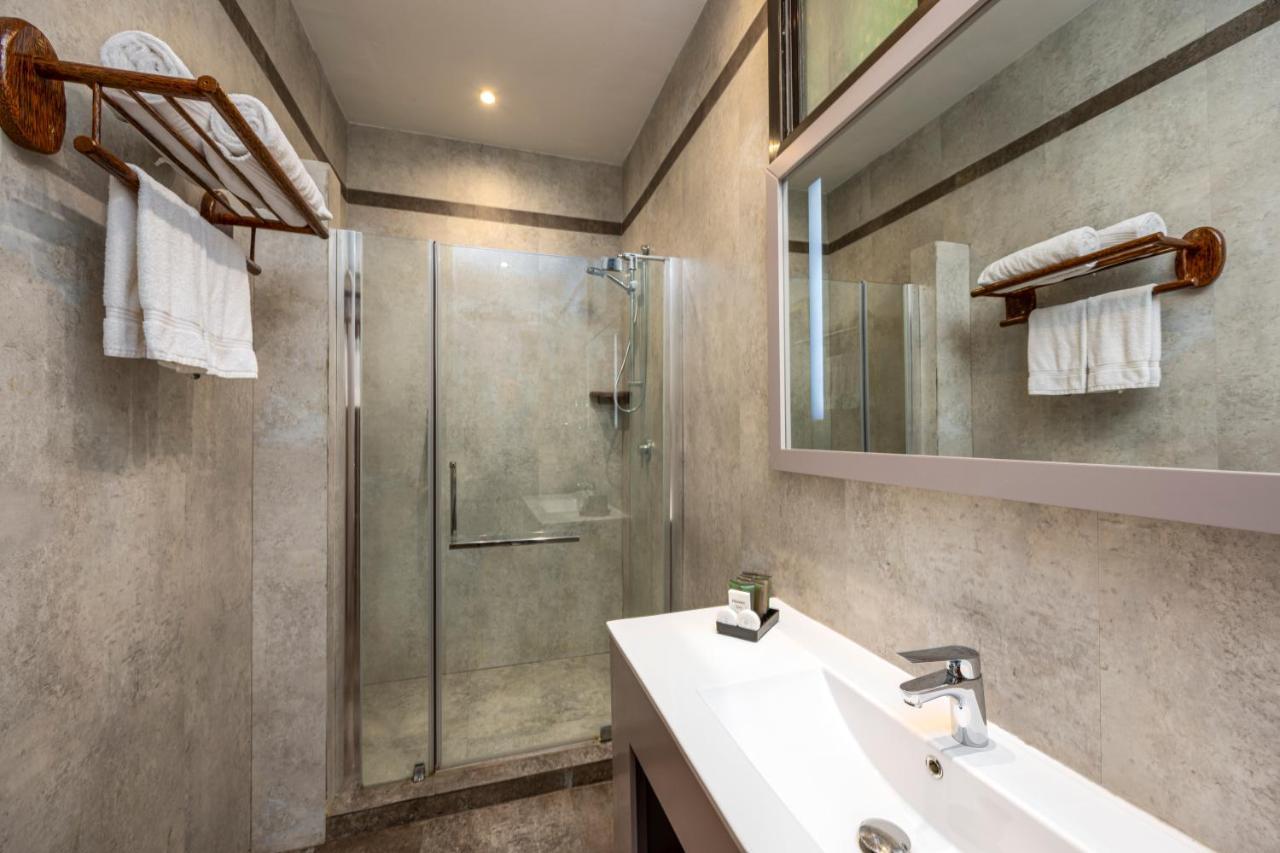 Chambre Lit Queen-Size – Vue sur Océan