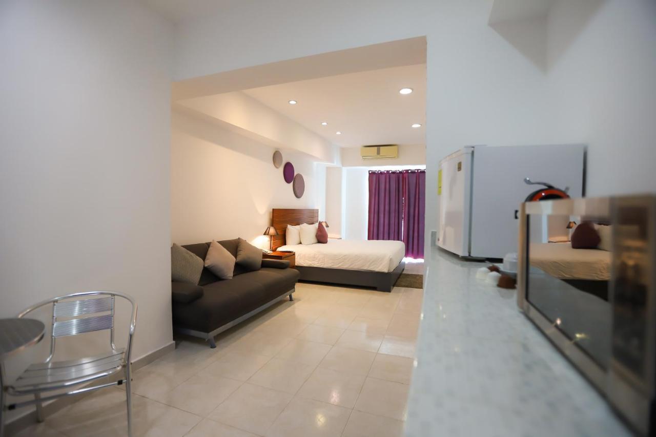 1 King Bed and 1 Sofa Bed, Suite, Non-Smoking