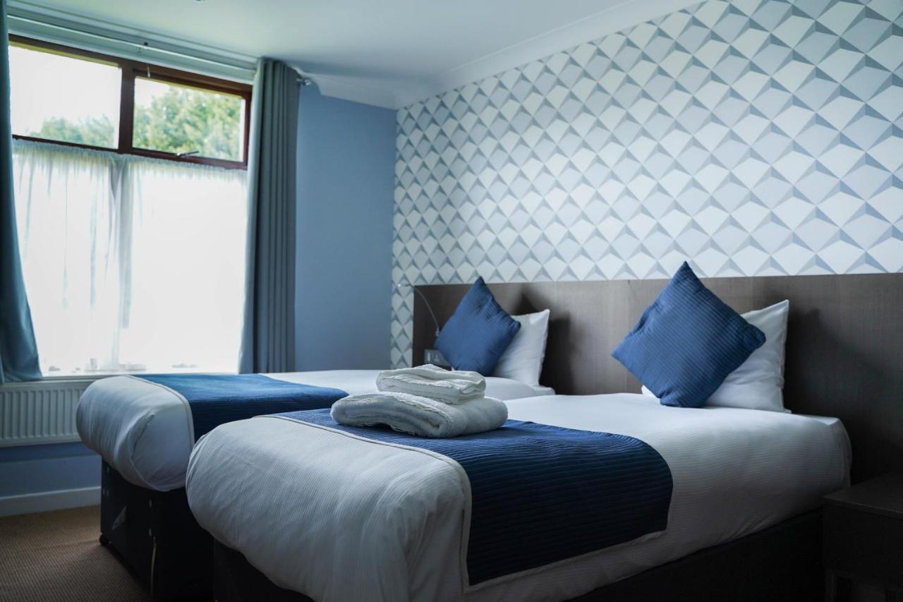 Club Twin Room