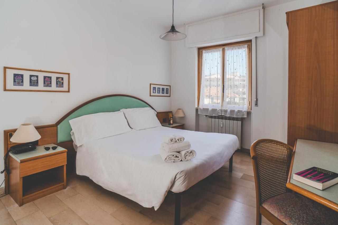 Economy Triple Room