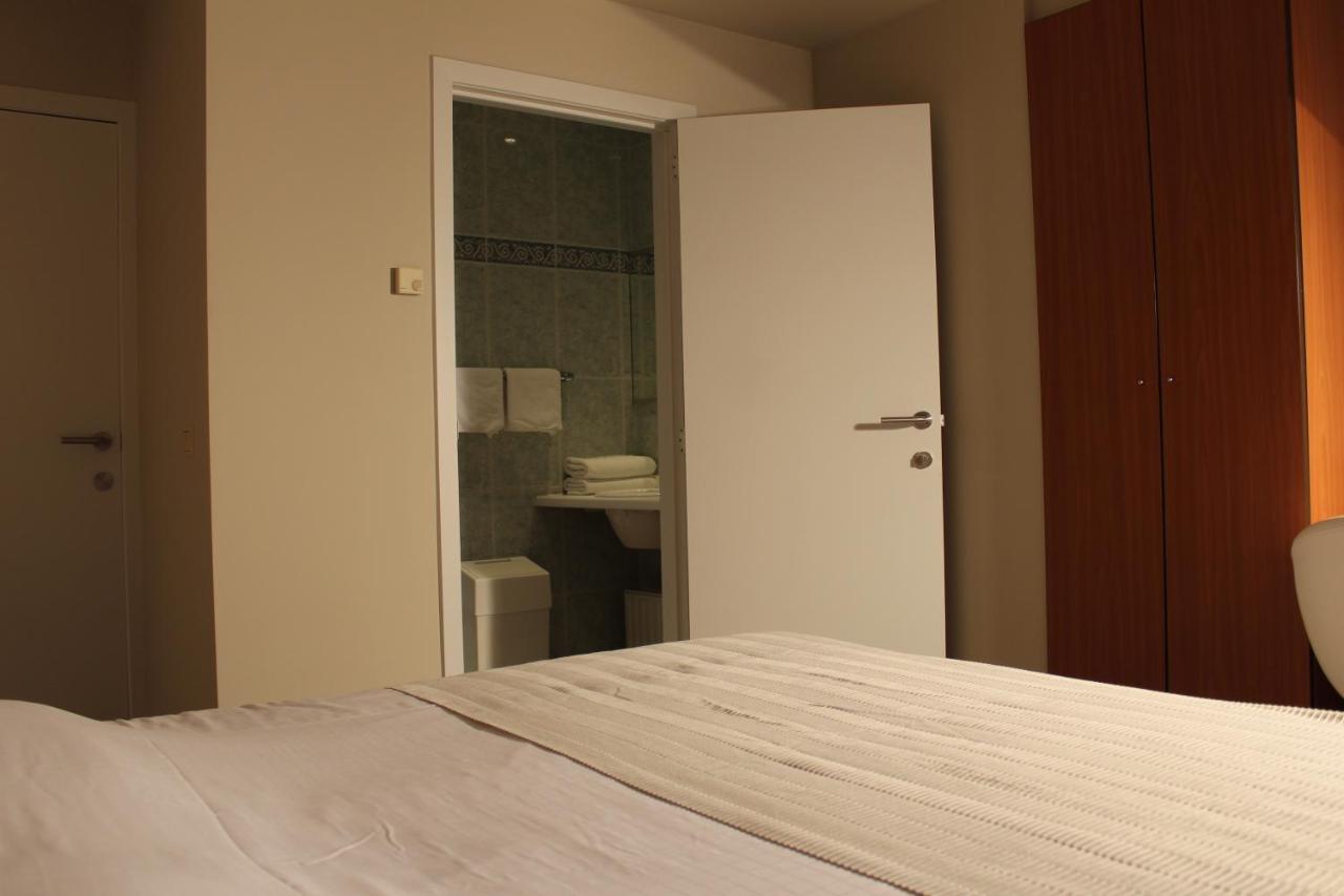 Double Room,1352969851:JPEG
