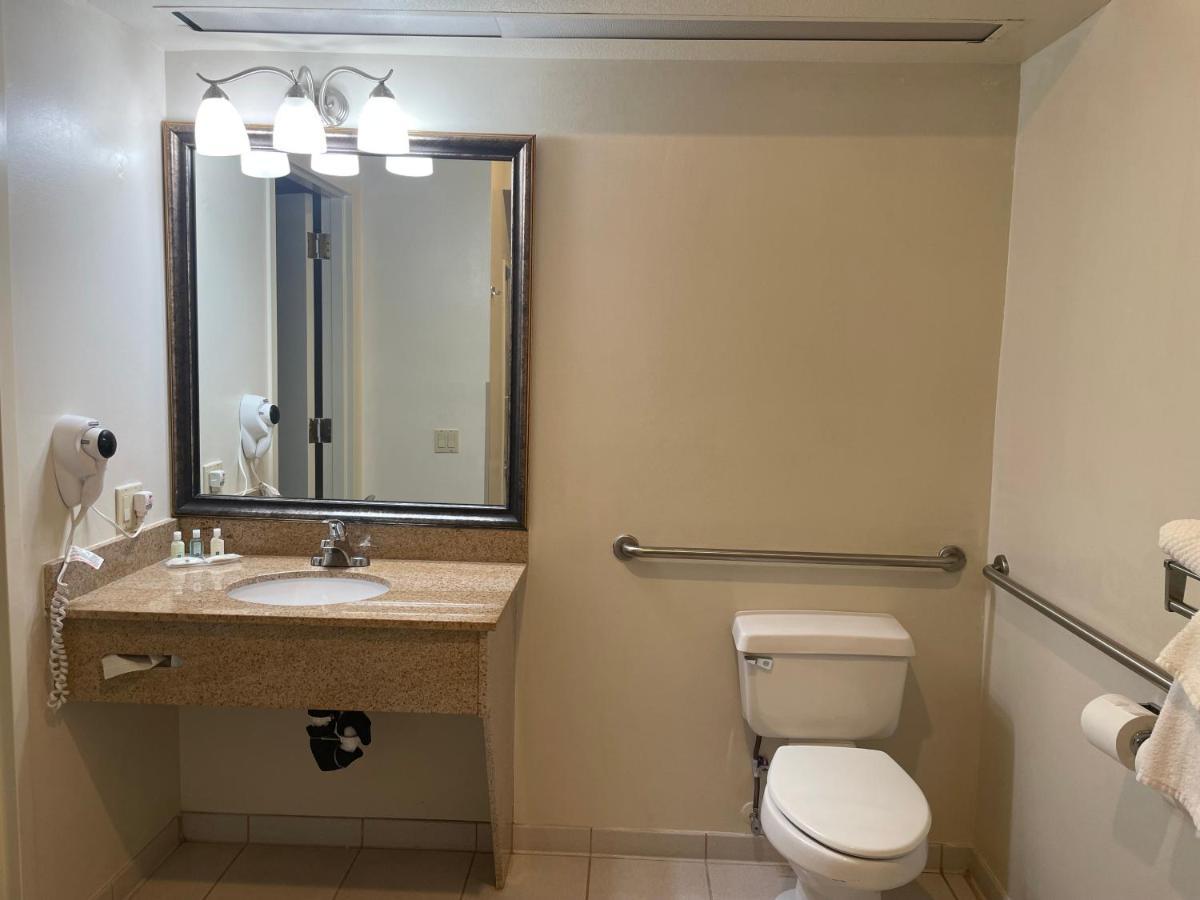 King Room - Accessible/Non-Smoking
