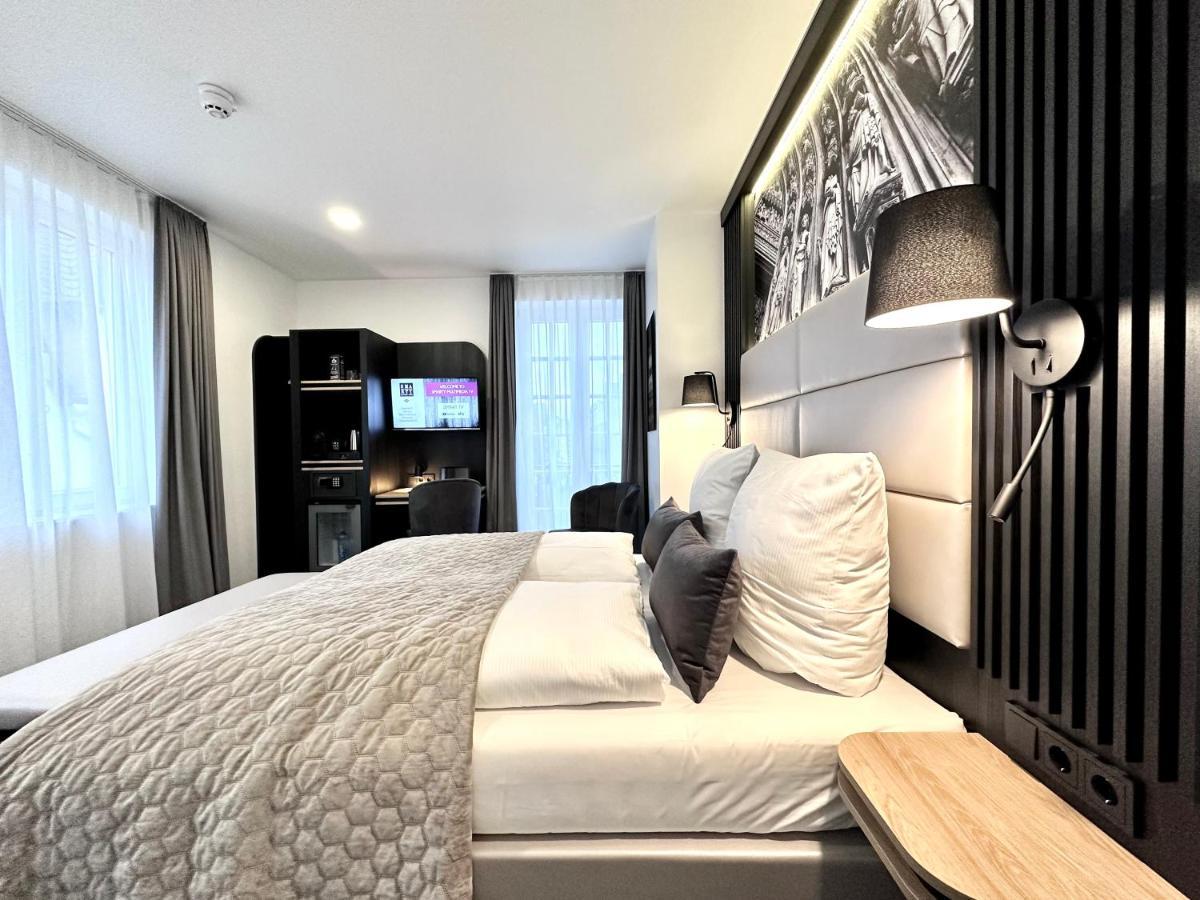 Grande Chambre Double - Vue Latérale sur Rivière