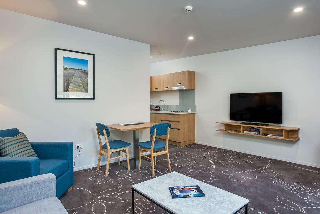 One-Bedroom Deluxe Suite with Spa Bath
