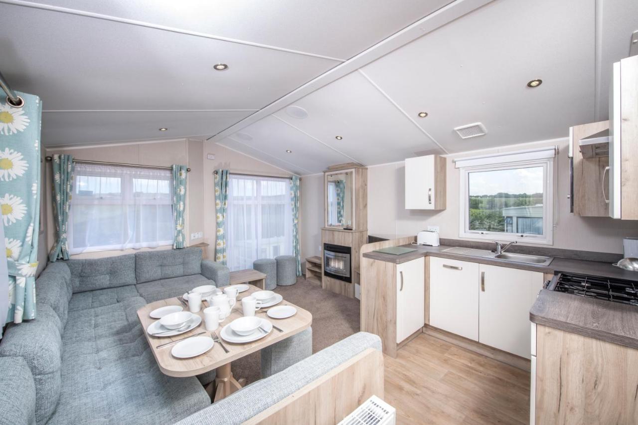 3 Bedroom Gold Caravan