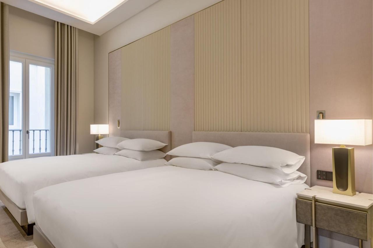 Deluxe Queen Room Two Queen Beds Courtyard View