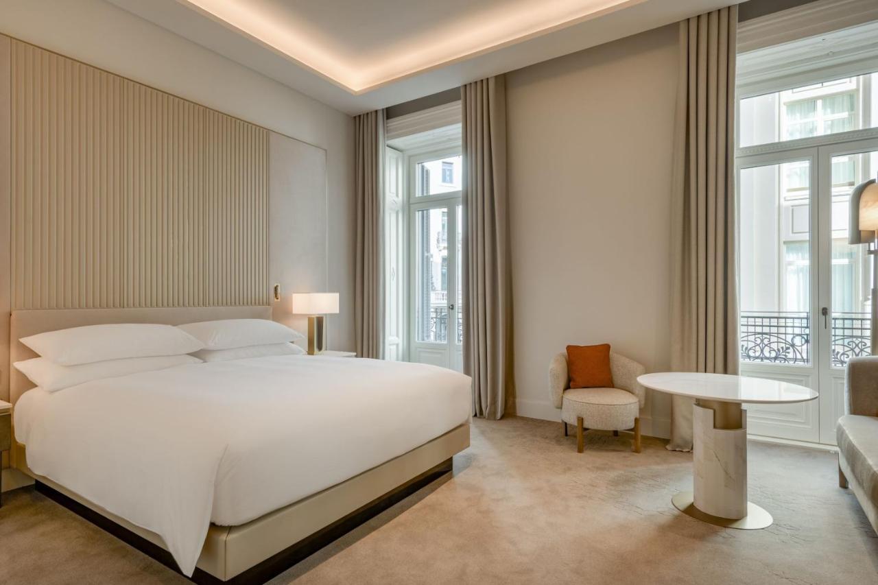 Premium Deluxe King Room Balcony City View
