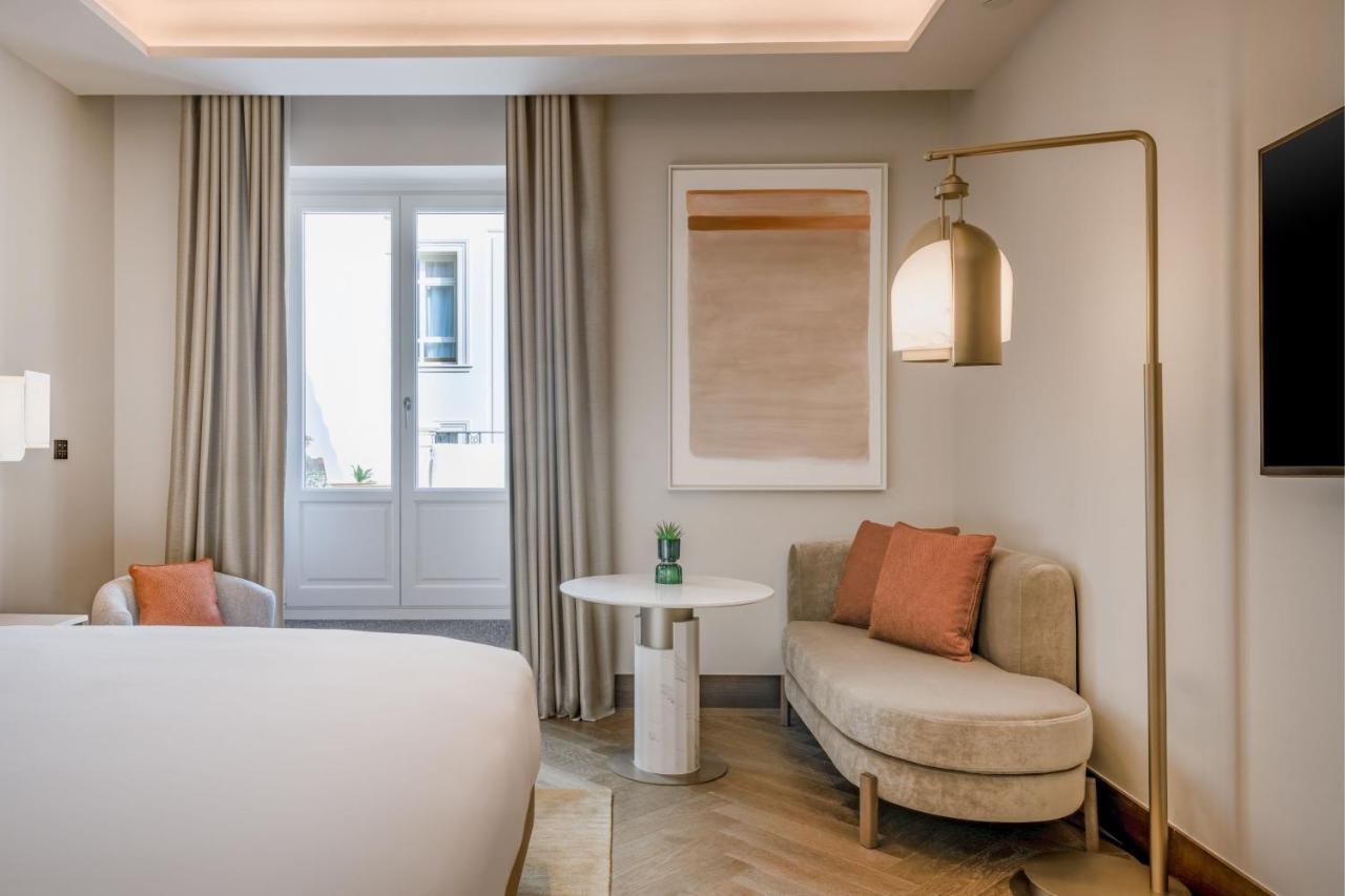 Premium Deluxe King Room Balcony City View