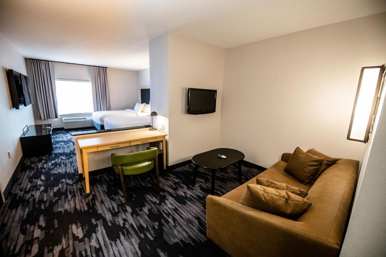 Queen Room with Two Queen Beds and Sofa Bed - Hearing Accessible