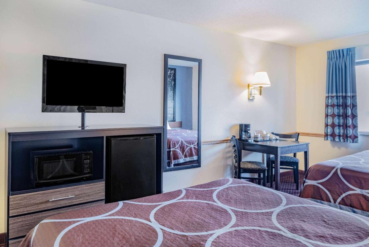 Queen Room - Mobility Access/Non-Smoking