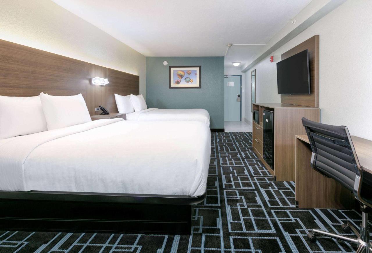 Queen Room with Two Queen Beds, Mobility Access and Bathtub with Grab Bars, Non-Smoking