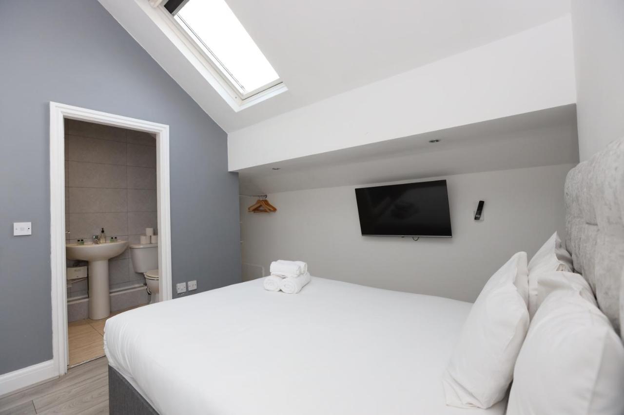 Quadruple Room Private Bathroom