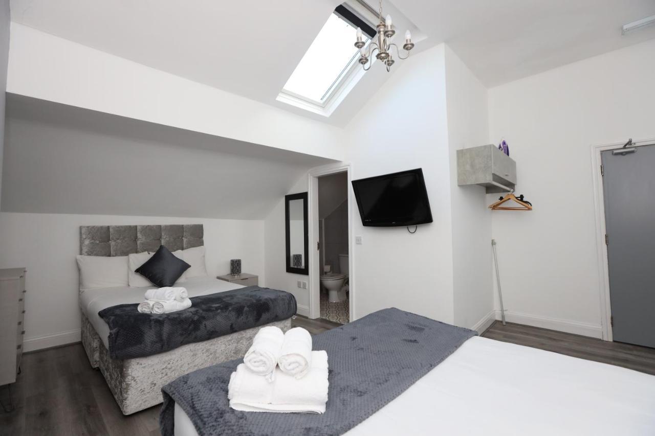 Quadruple Room Private Bathroom