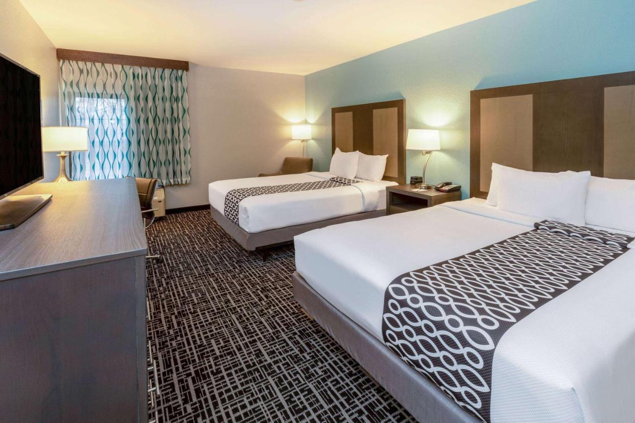 2 Queen Beds, Mobility Accessible Room, Bathtub w/ Grab Bars, Non-Smoking
