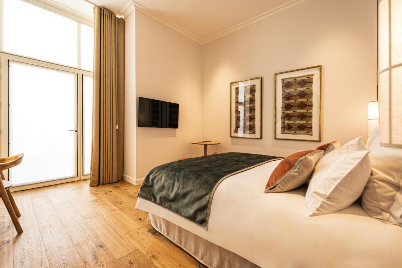 Chambre Double ou Lits Jumeaux - Vue sur Piscine
