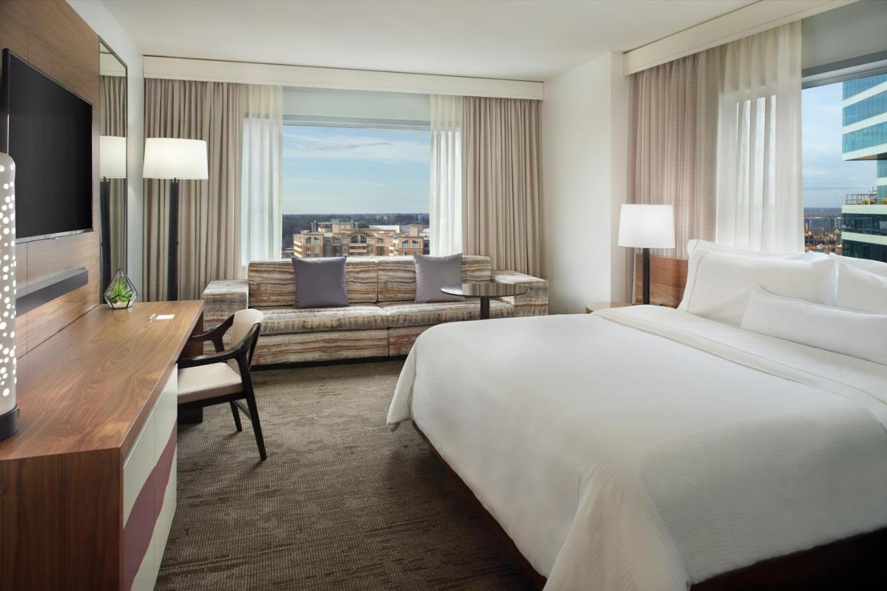 Habitación Esquinera más amplia con vistas a la ciudad - 1 cama extragrande