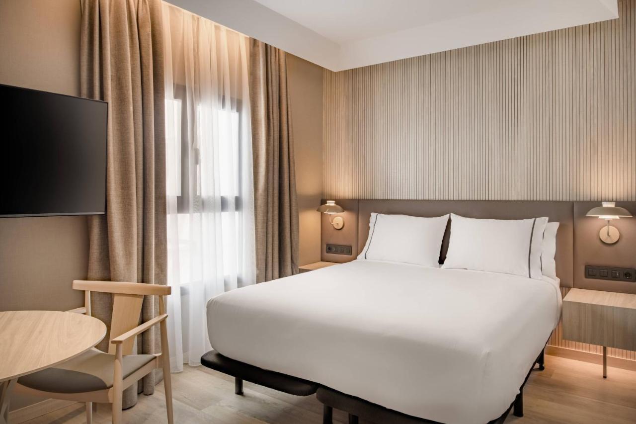 Standard Queen Guest Room
