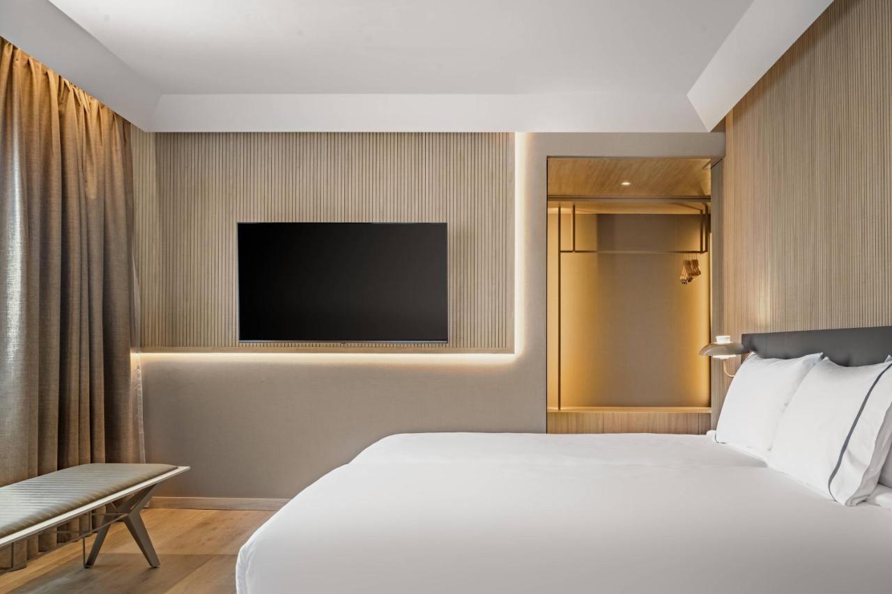 Family Twin Guest Room with City View