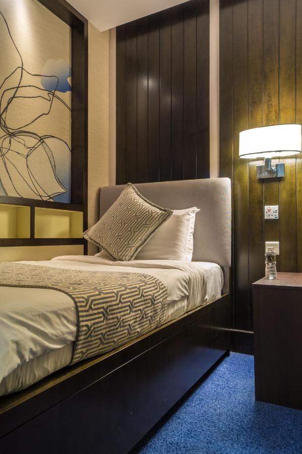 Nap Room Lounge meals Common Shower & Toilet Check 2PM & Check-out 12PM