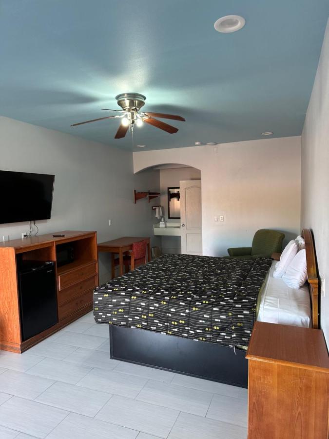King Room - Non-Smoking