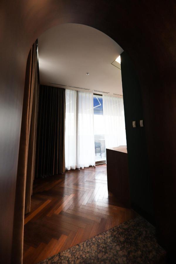 Suite Terrace,1358902064:JPEG
