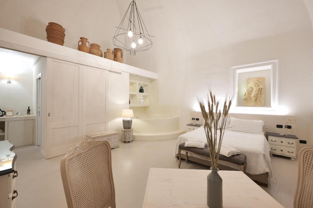 Suite with Balcony and Spa Bath