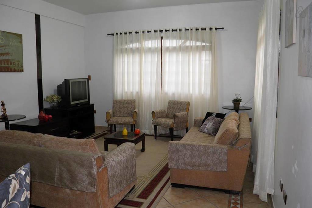 Quarto Duplo com Banheiro Compartilhado