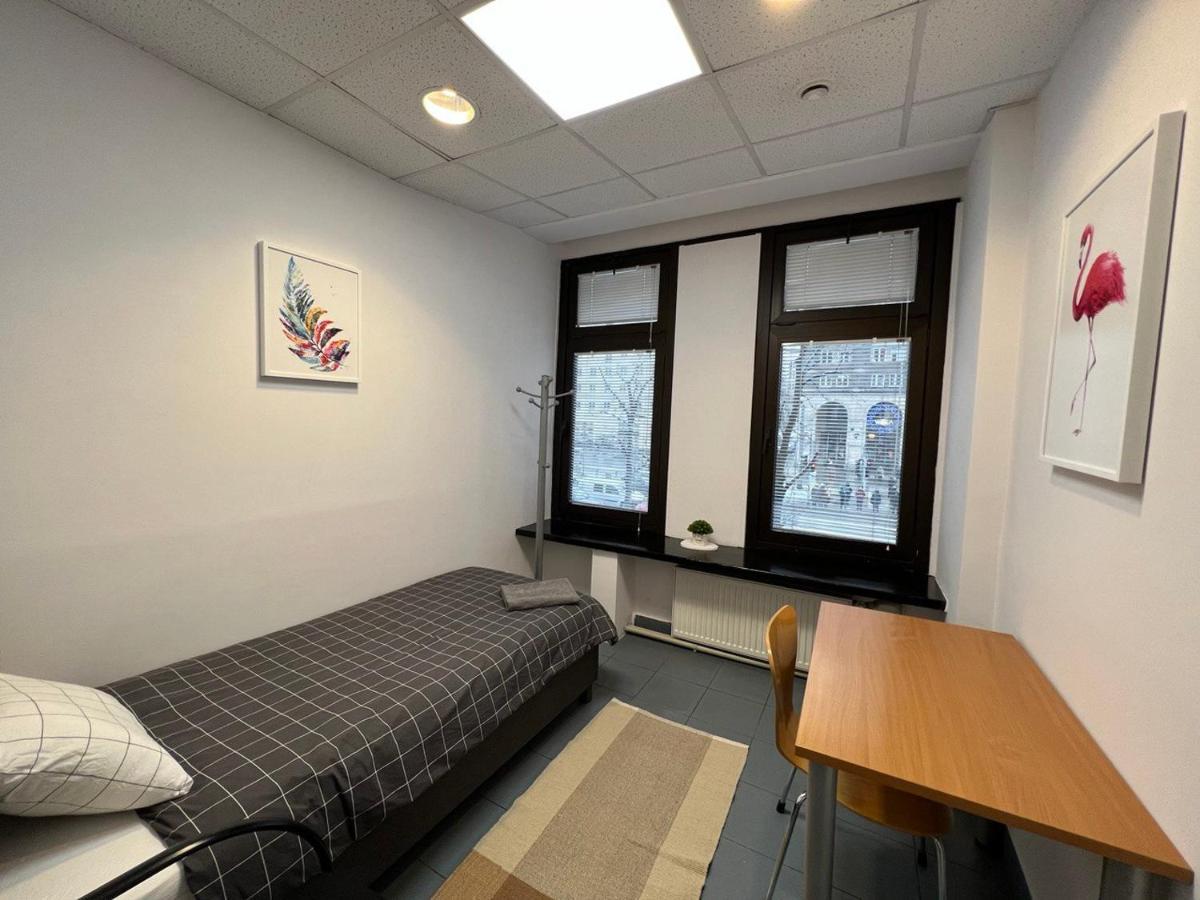 Small Single Room,1363516373:JPEG