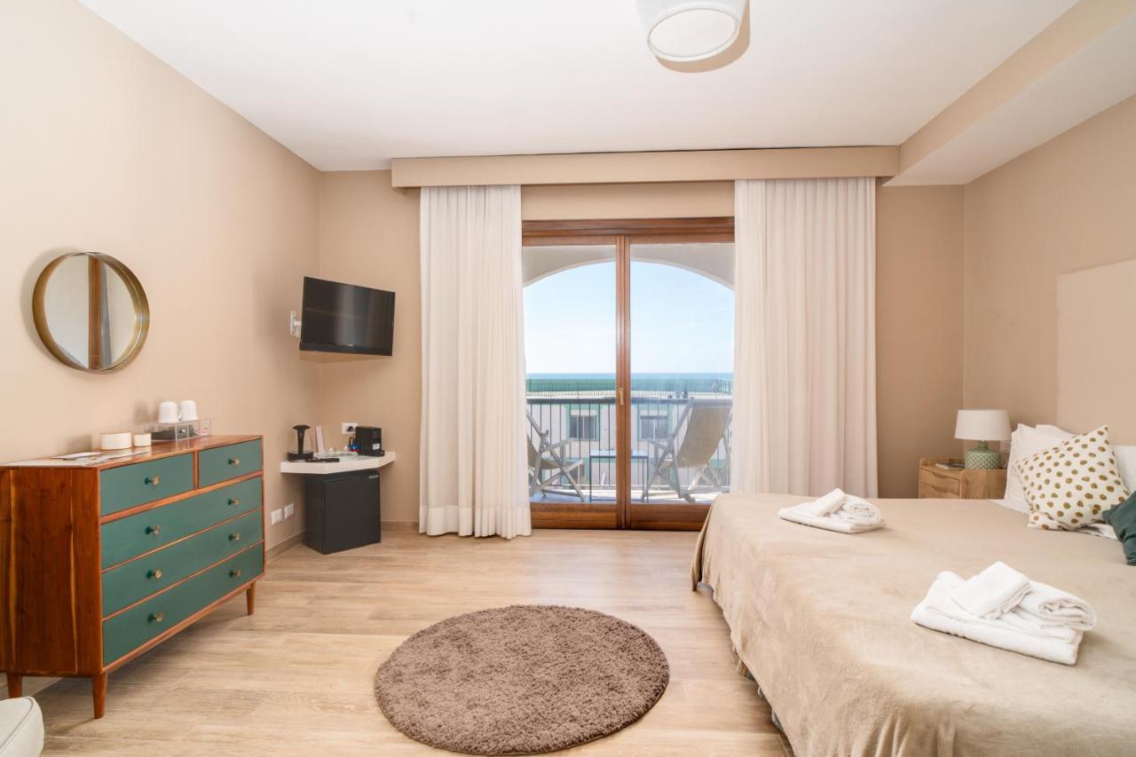 Queen Room with Sea View