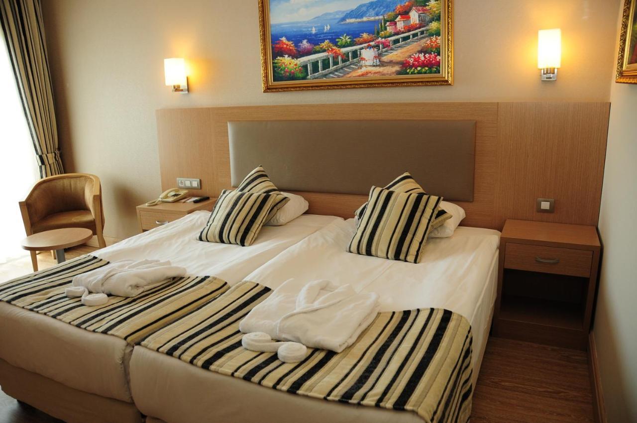 Standard Double Room Side Sea View
