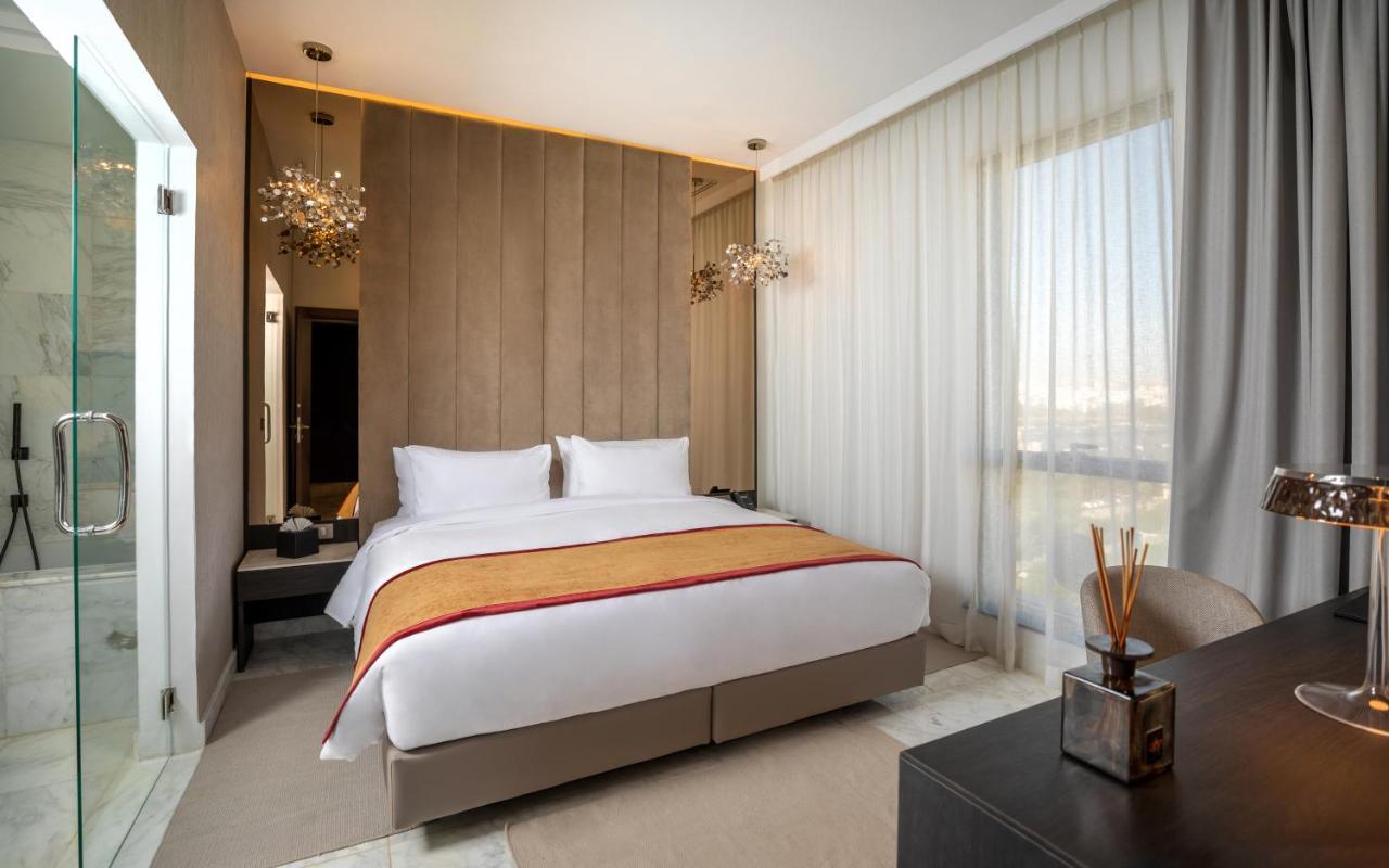 Suite with Private Pool,1362090761:JPEG