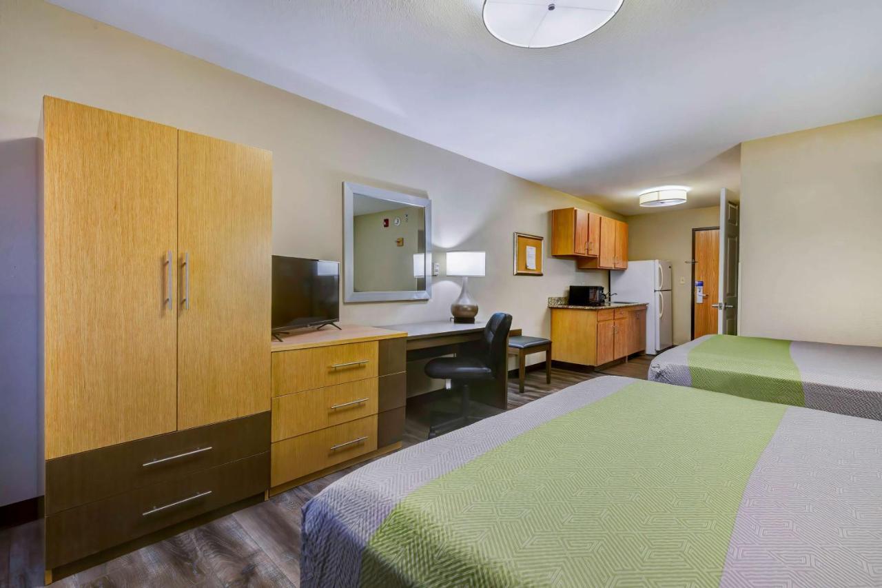 Queen Room with Two Queen Beds - Disability Access - Non-Smoking