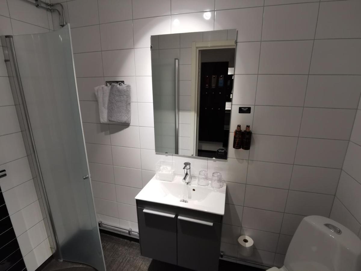 Compact Single Room No window,1362218249:JPEG