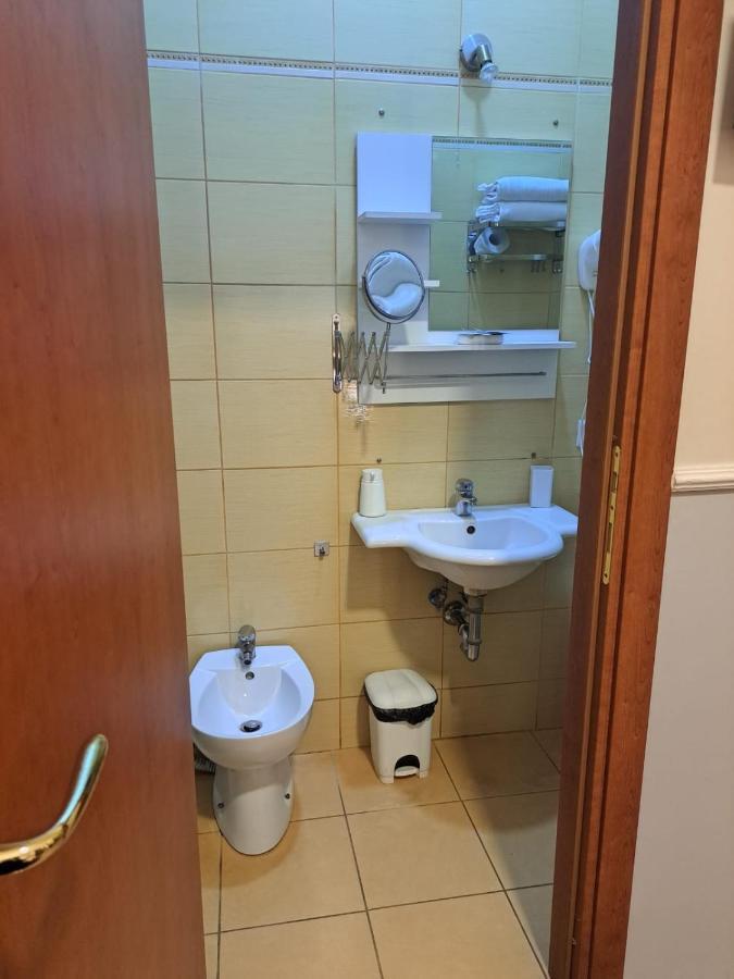 Small Double Room,1255180129:JPEG