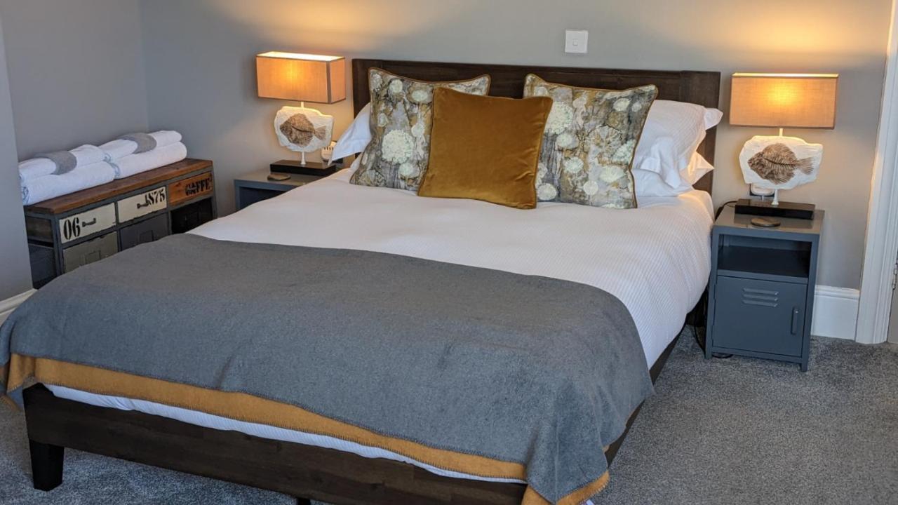 Deluxe King Room,1589182868:JPEG