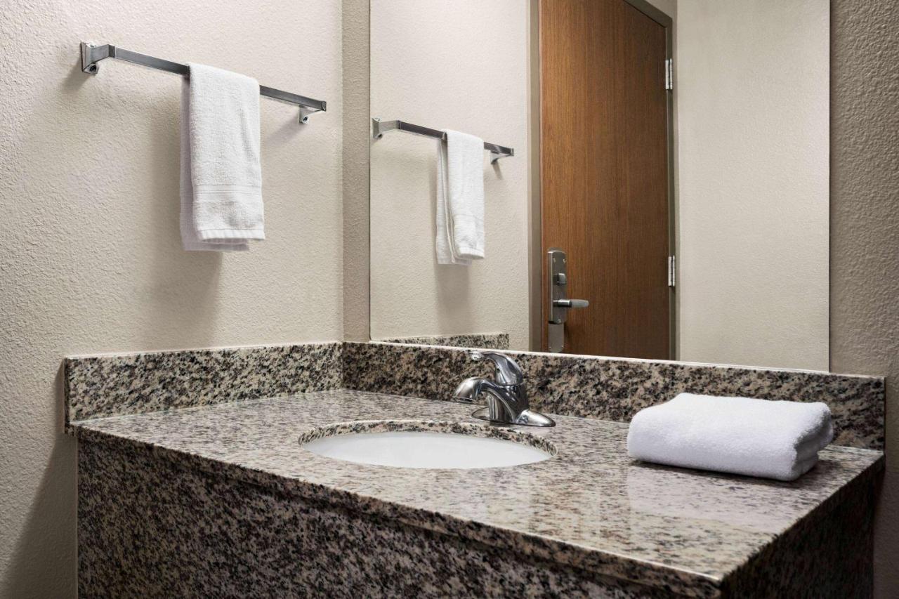 King Room Non-Smoking Non Pet Friendly