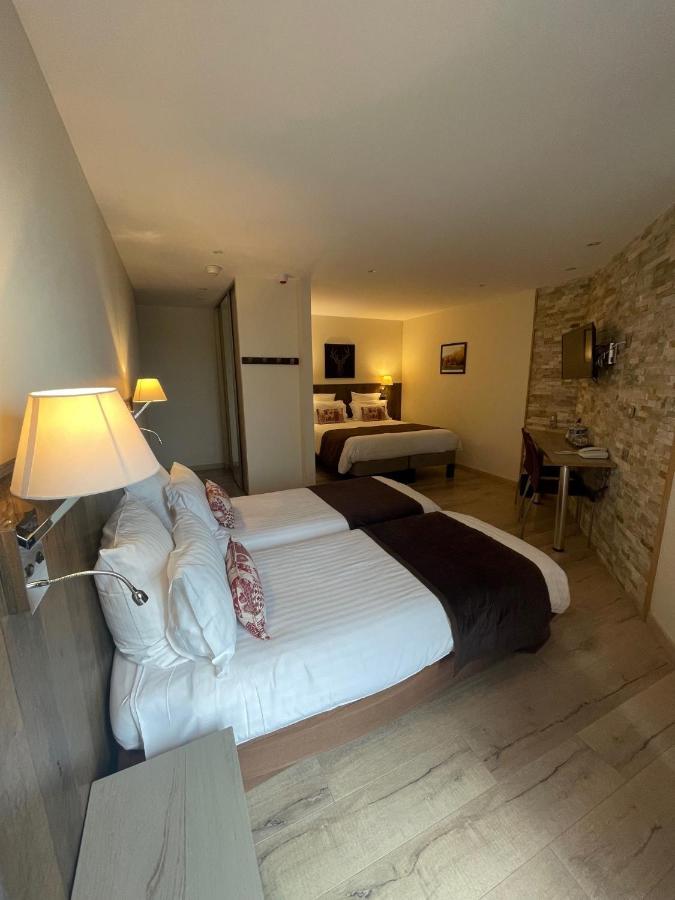 Chambre Quadruple Confort avec Terrasse et Bain à Remous Privatif