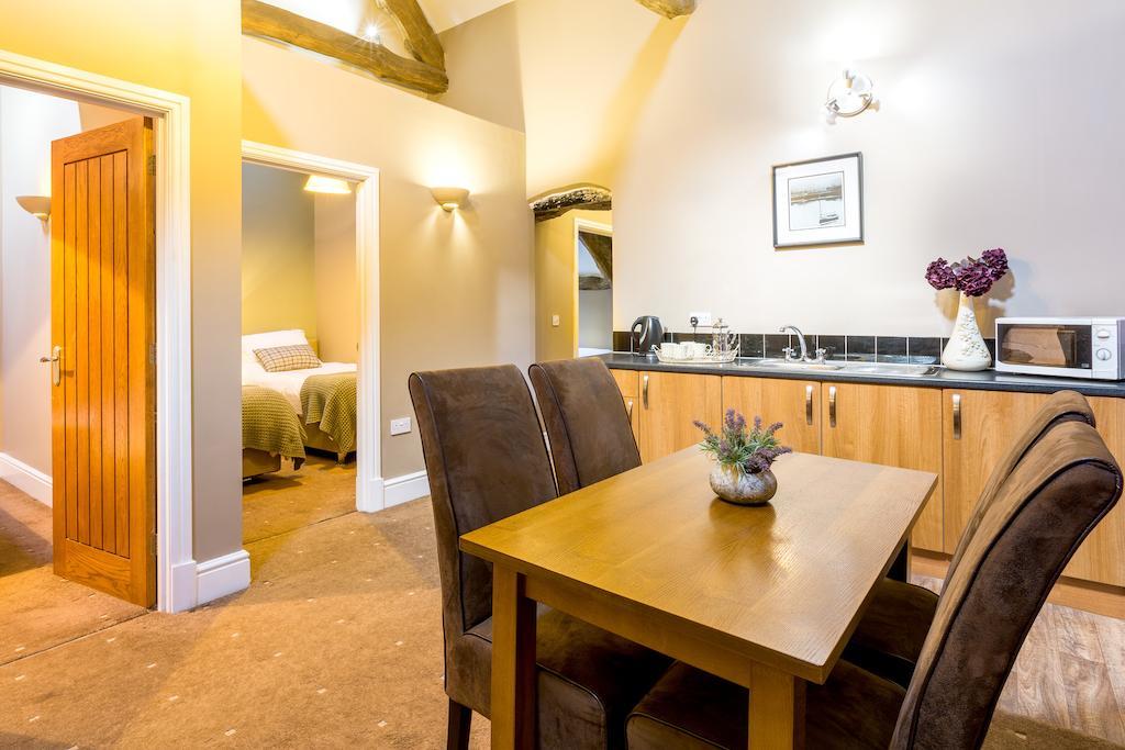 Three-Bedroom Apartment,185562735:JPEG