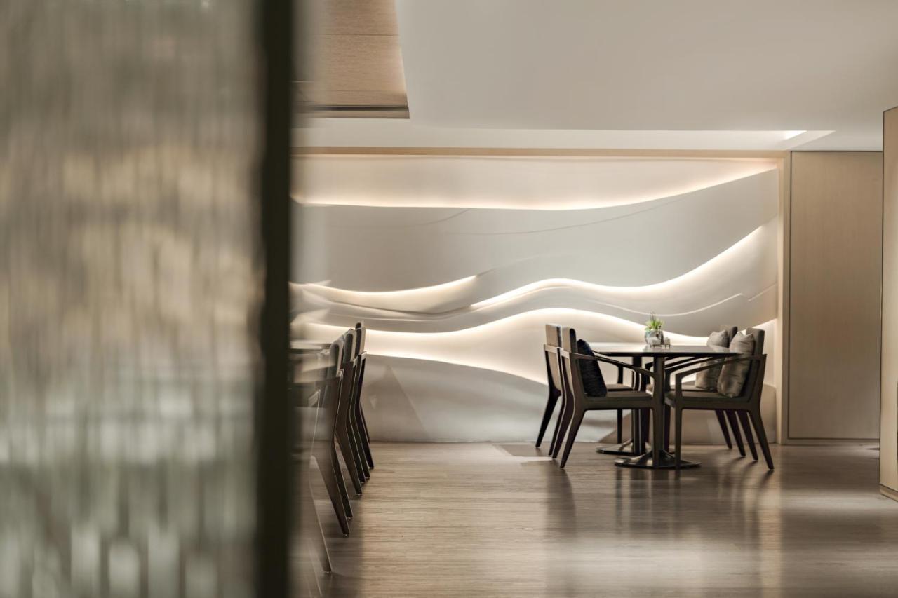 Collection Executive Room