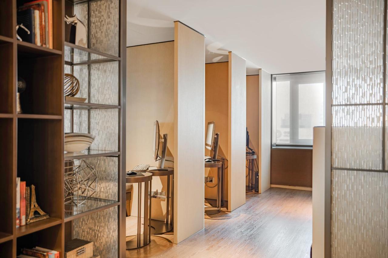 Collection Executive Room