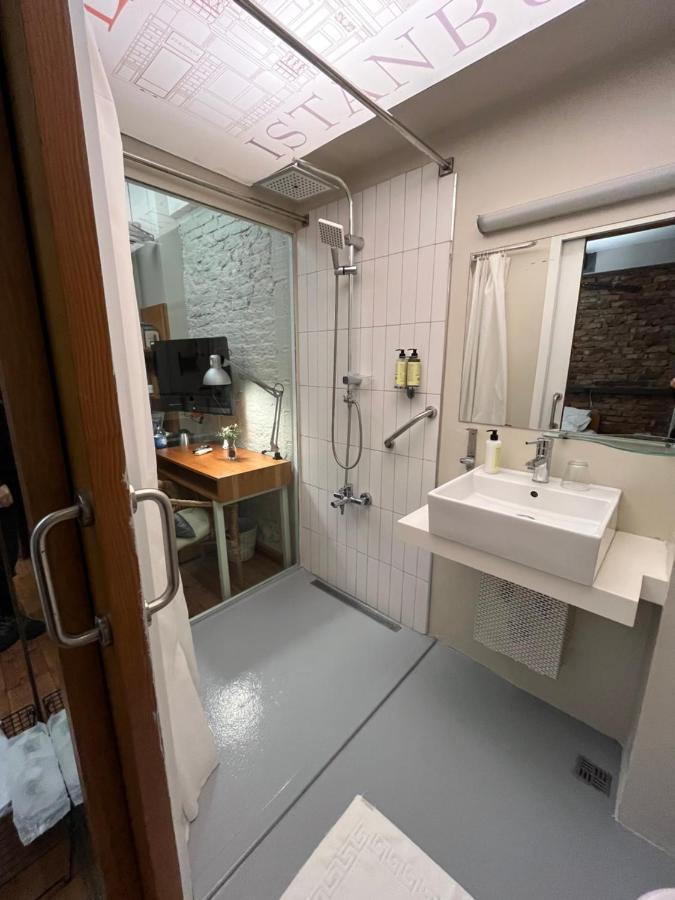 Superior Double or Twin Room Brick Wall,64803208:JPEG