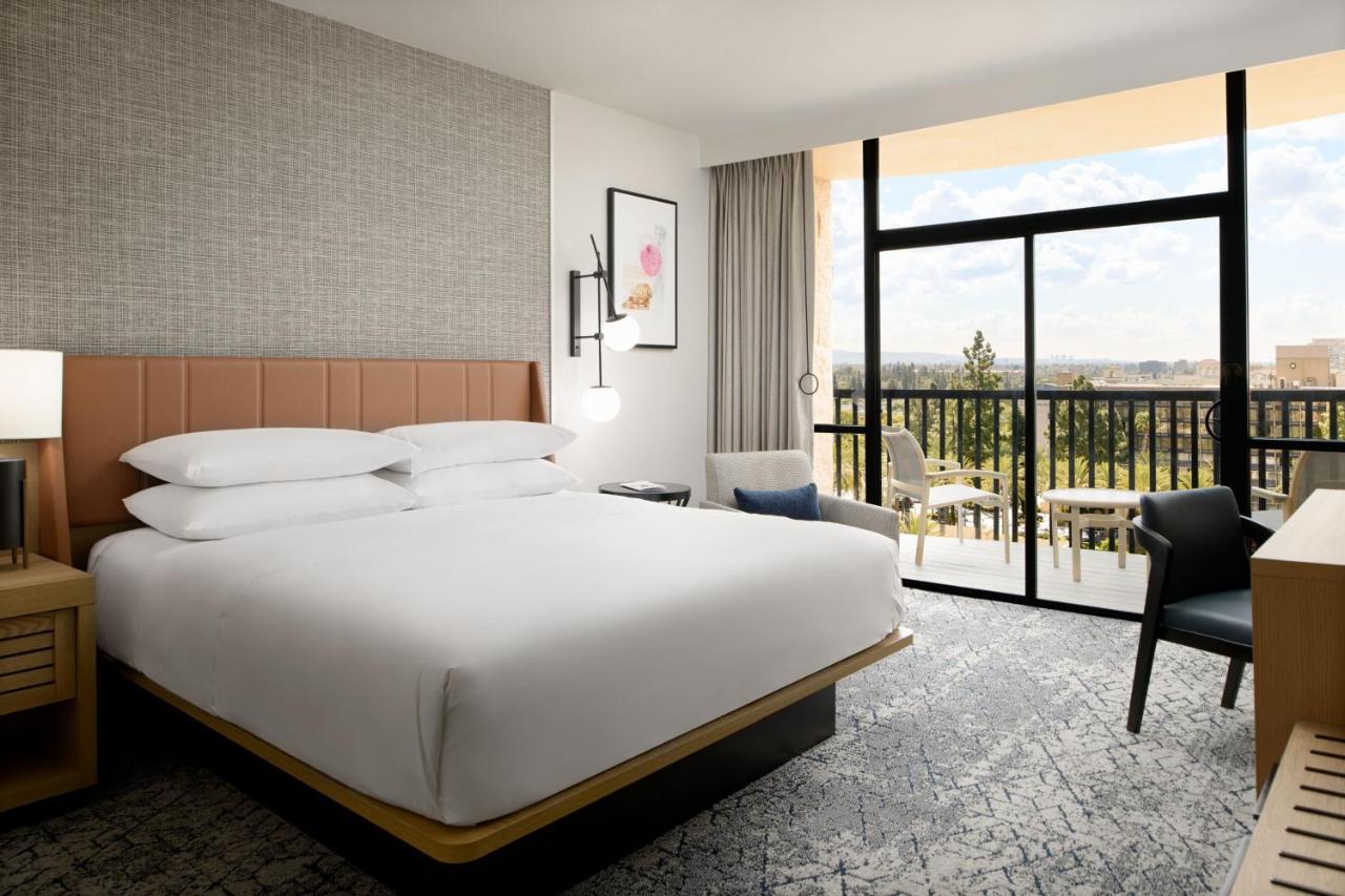 Club level Guest room 1 King High floor