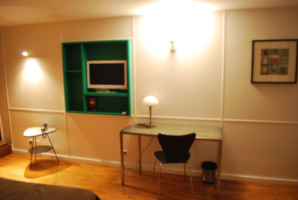 Deluxe Double Room with Balcony - Park View