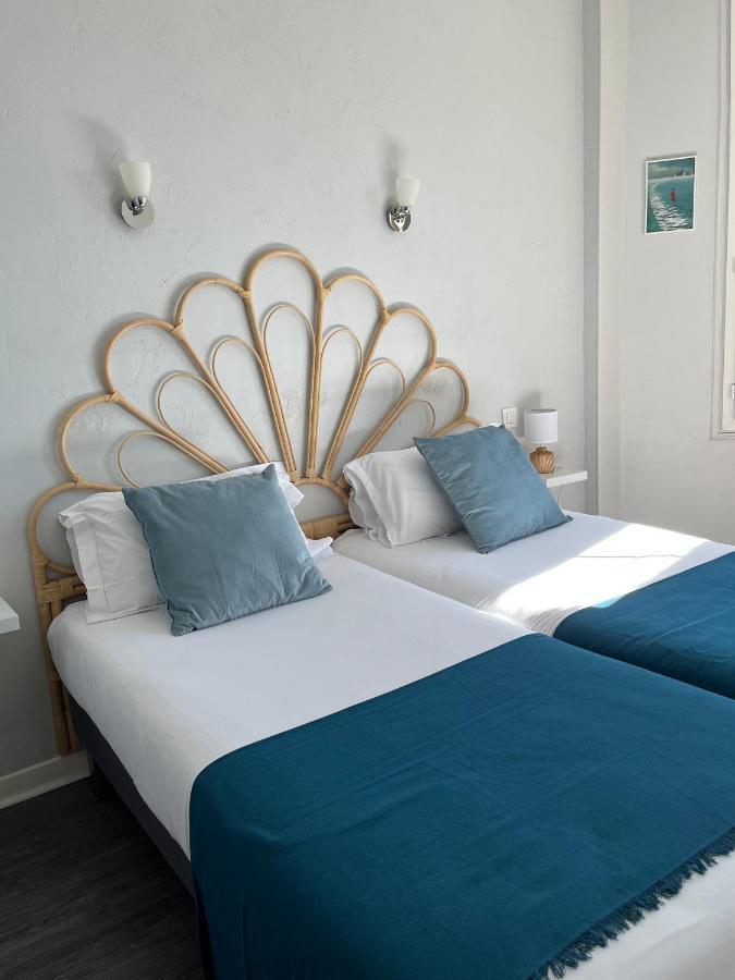 Double or Twin Room with Sea View
