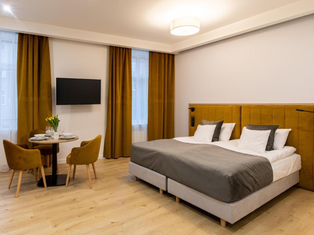 King Studio with Sofa Bed