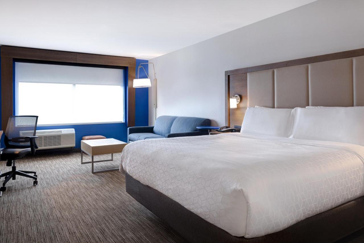 King Suite with Sofa Bed