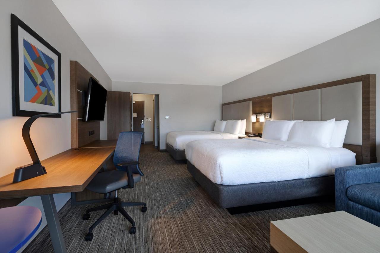 Suite with Two Beds - Non-Smoking