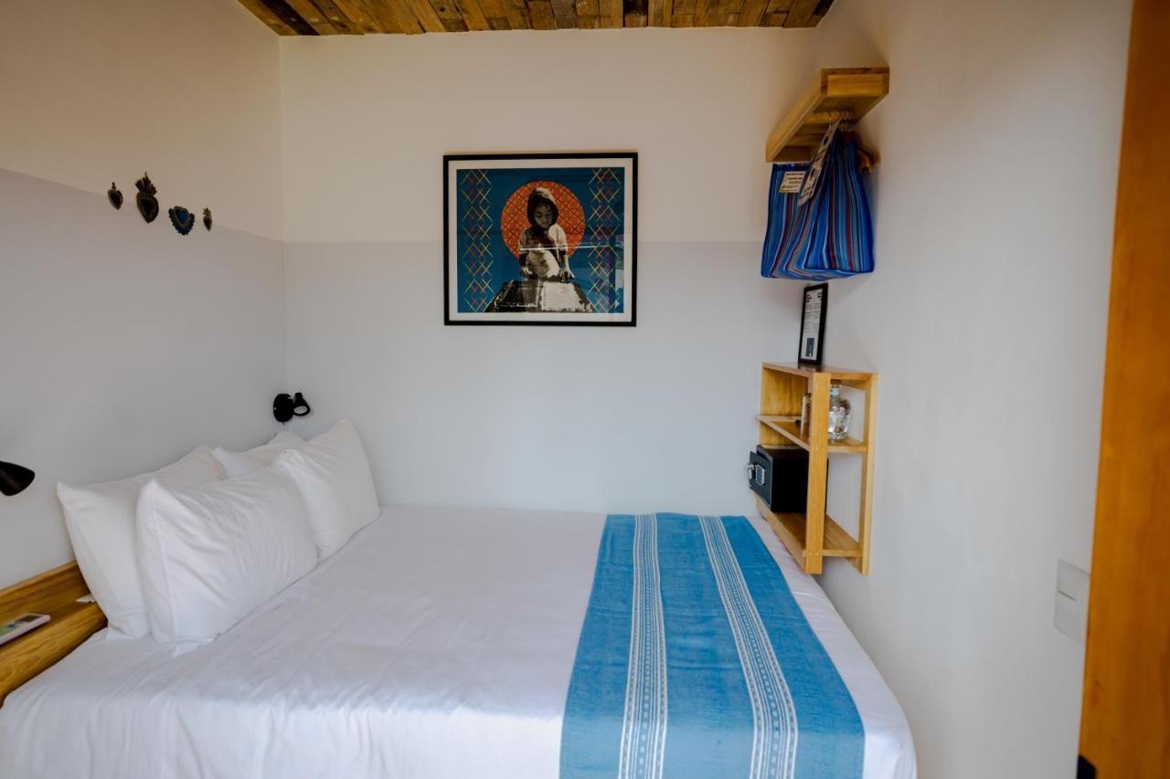 Single Compact Room,1365556145:JPEG